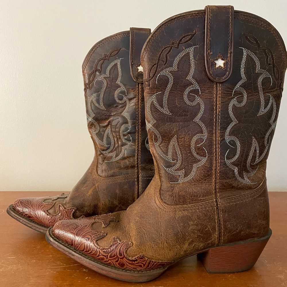 Tony Lama size 6 brown leather boot. Mid calf